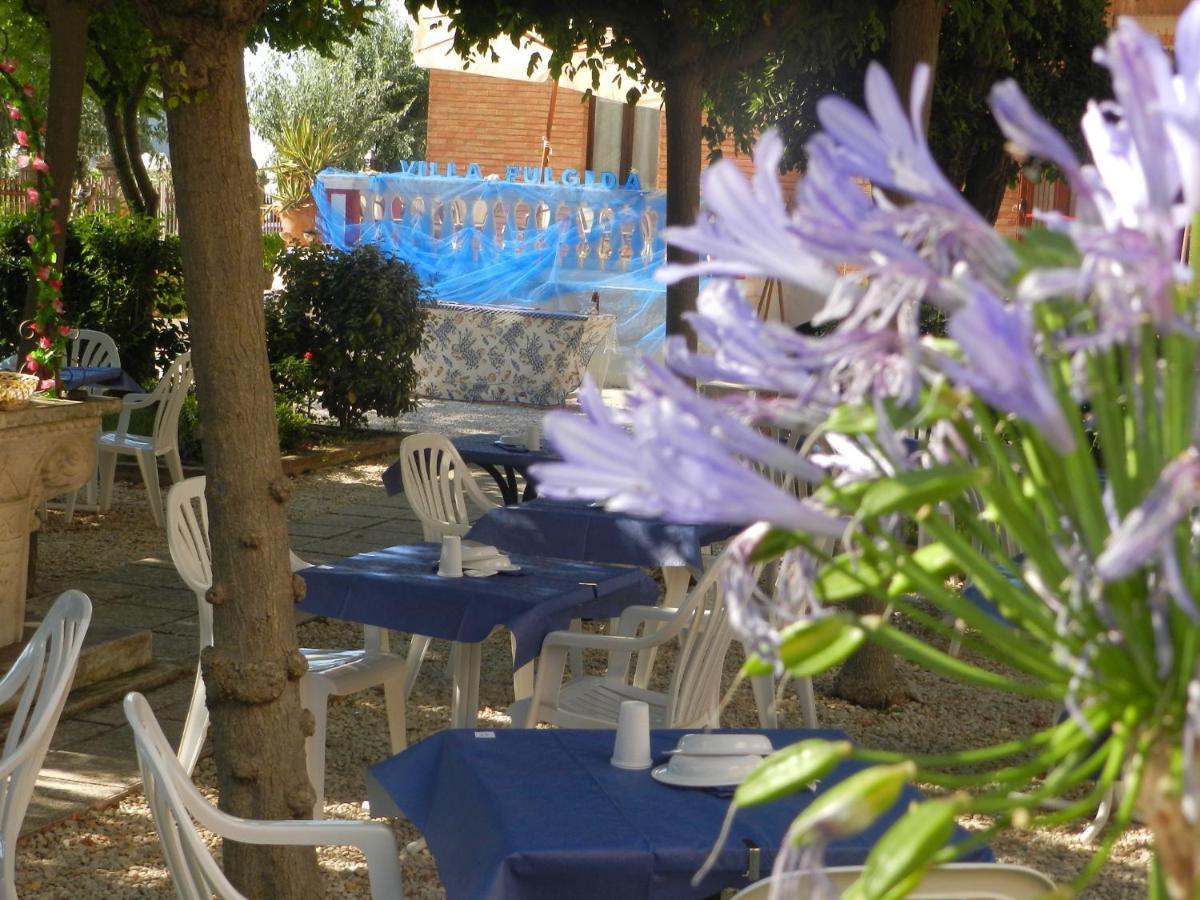 Hotel Villa Fulgida Cattolica Esterno foto