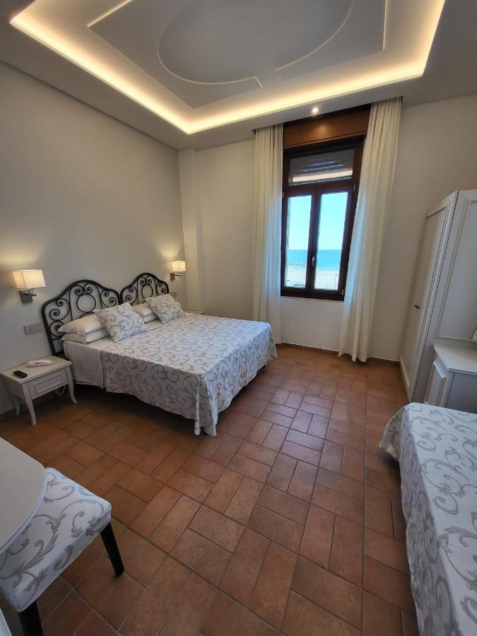 Hotel Villa Fulgida Cattolica Esterno foto