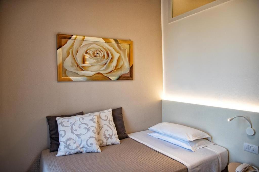 Hotel Villa Fulgida Cattolica Esterno foto