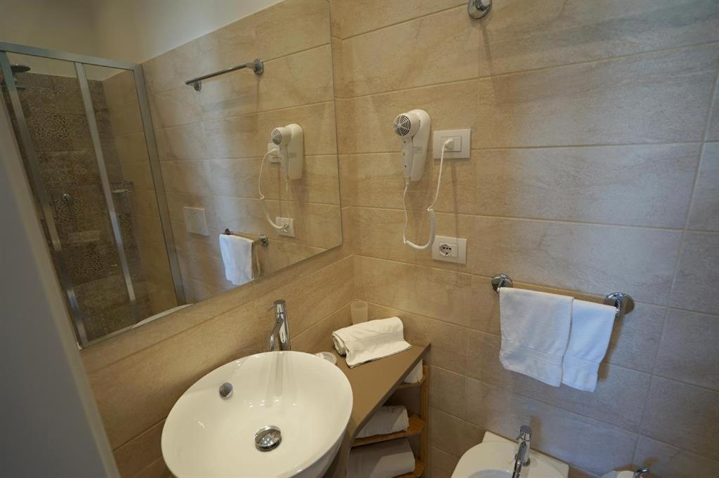 Hotel Villa Fulgida Cattolica Esterno foto