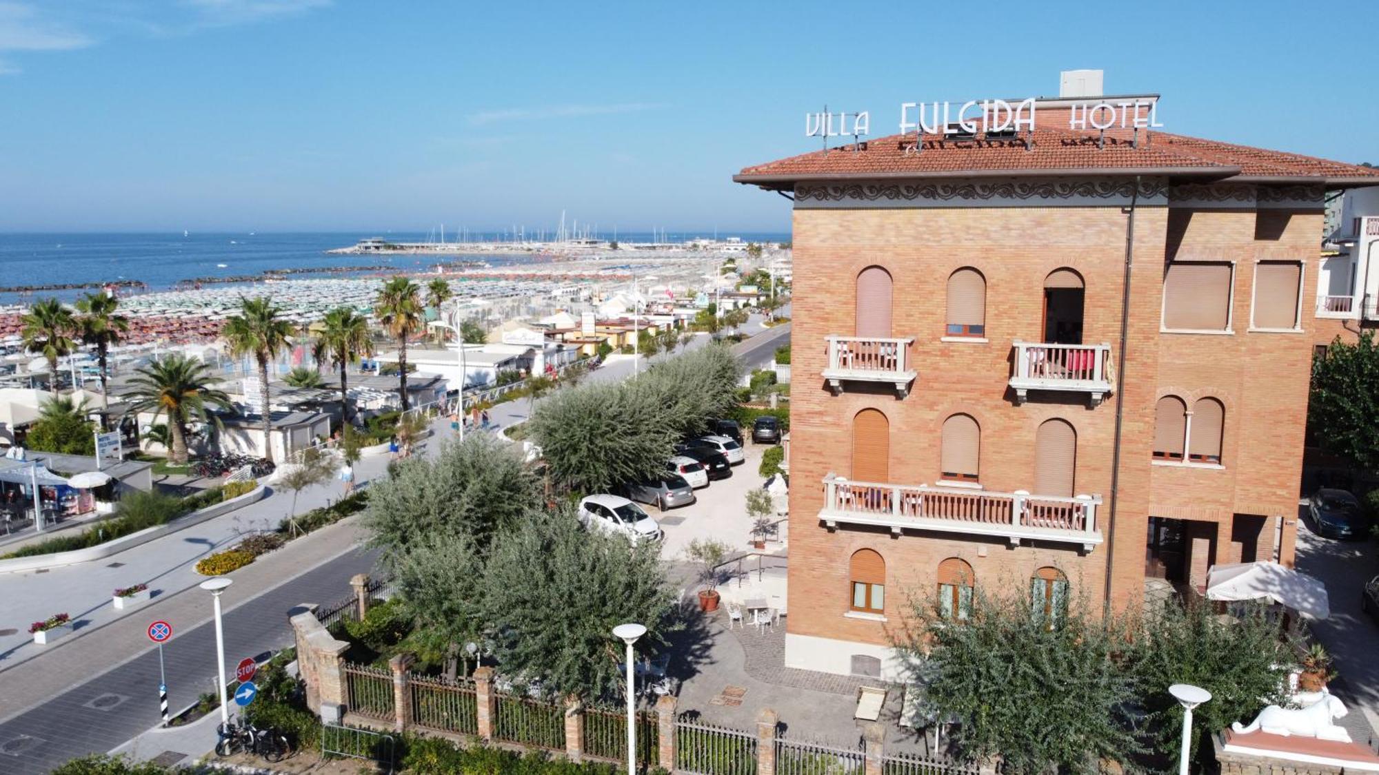 Hotel Villa Fulgida Cattolica Esterno foto