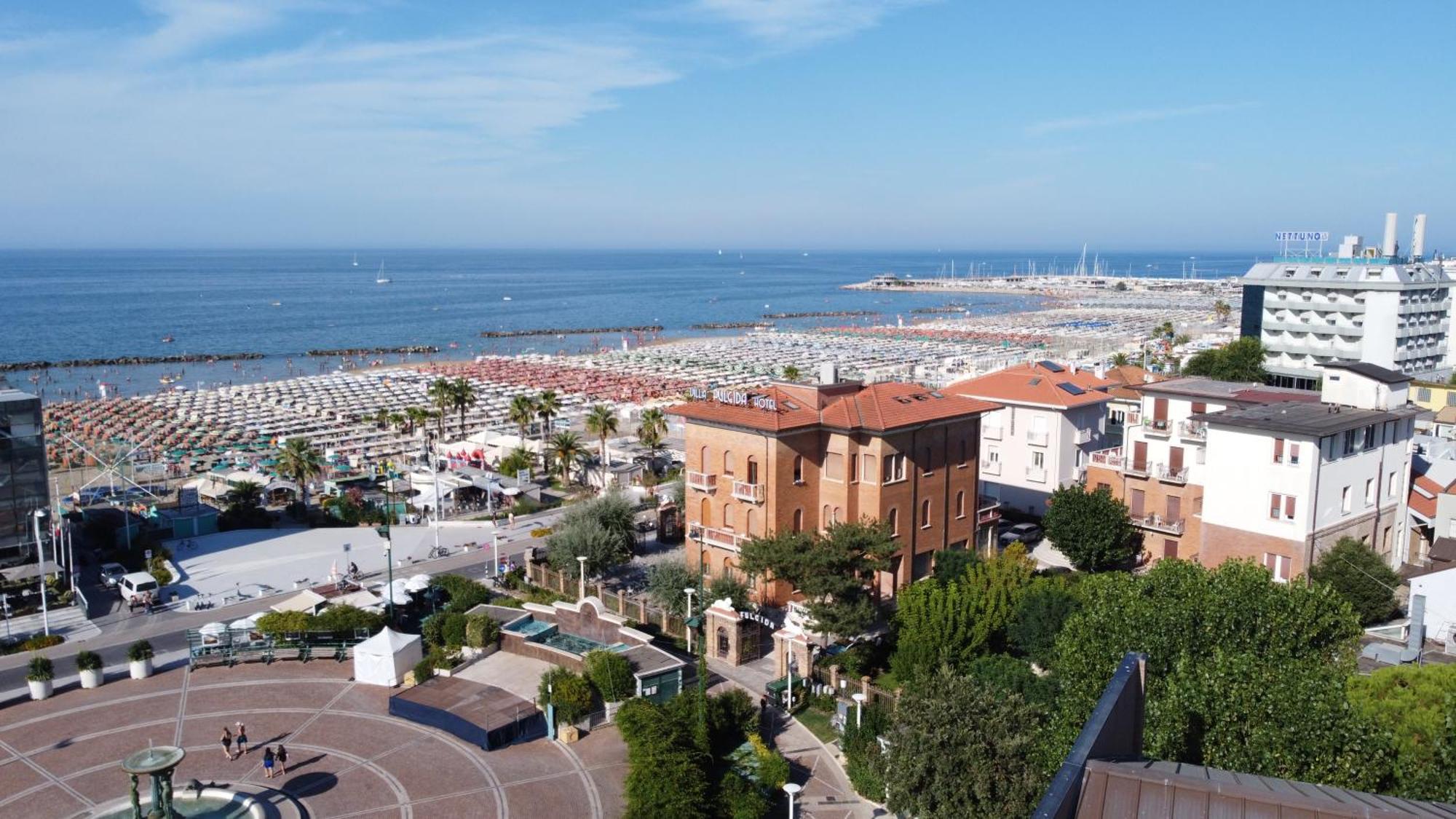 Hotel Villa Fulgida Cattolica Esterno foto