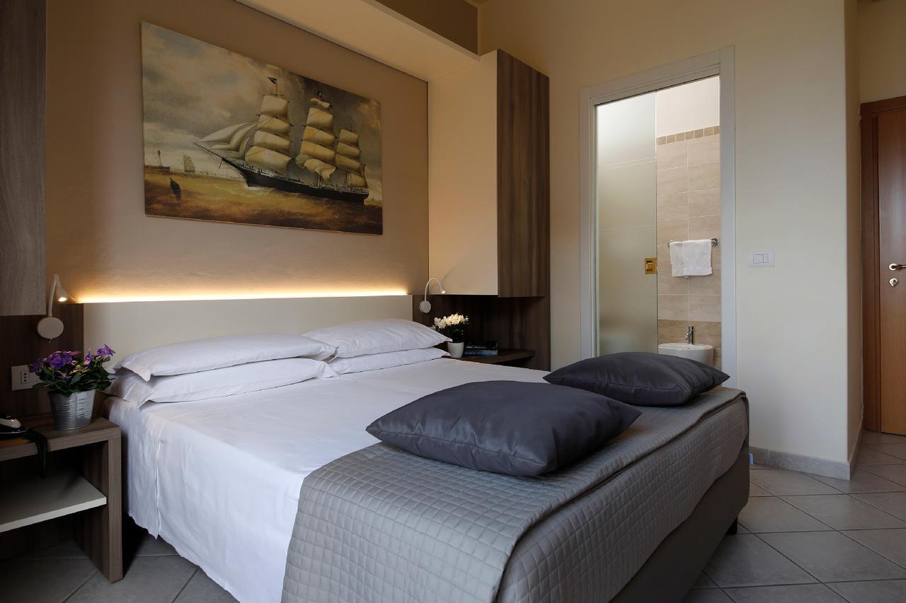 Hotel Villa Fulgida Cattolica Esterno foto